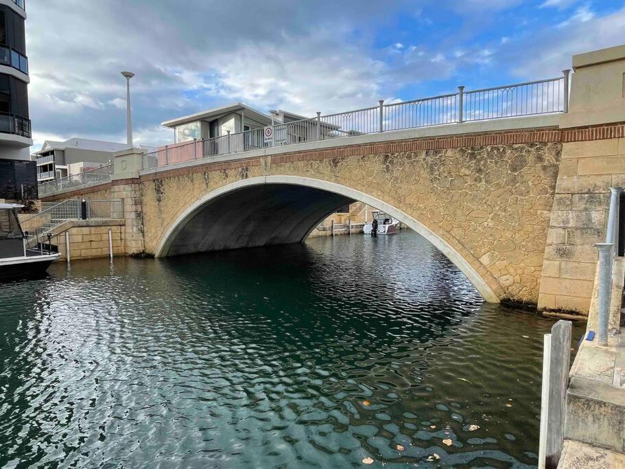 Canal Vista Mandurah Esterno foto